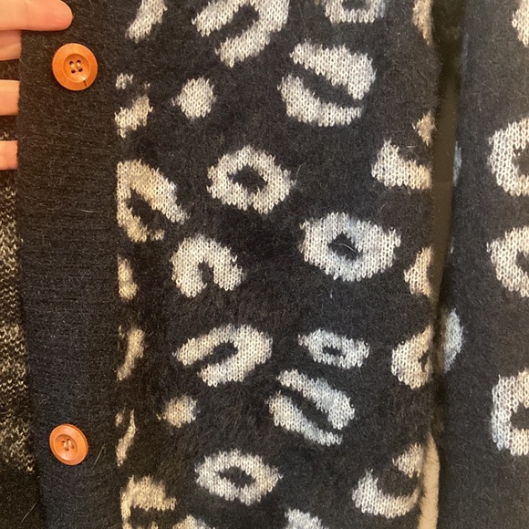 Simply Couture 2XL black and white with wooden buttons cardigan 💕 - Picture 4 of 8